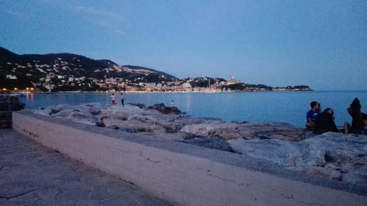 La Casetta Dei Marinai Леричи Екстериор снимка
