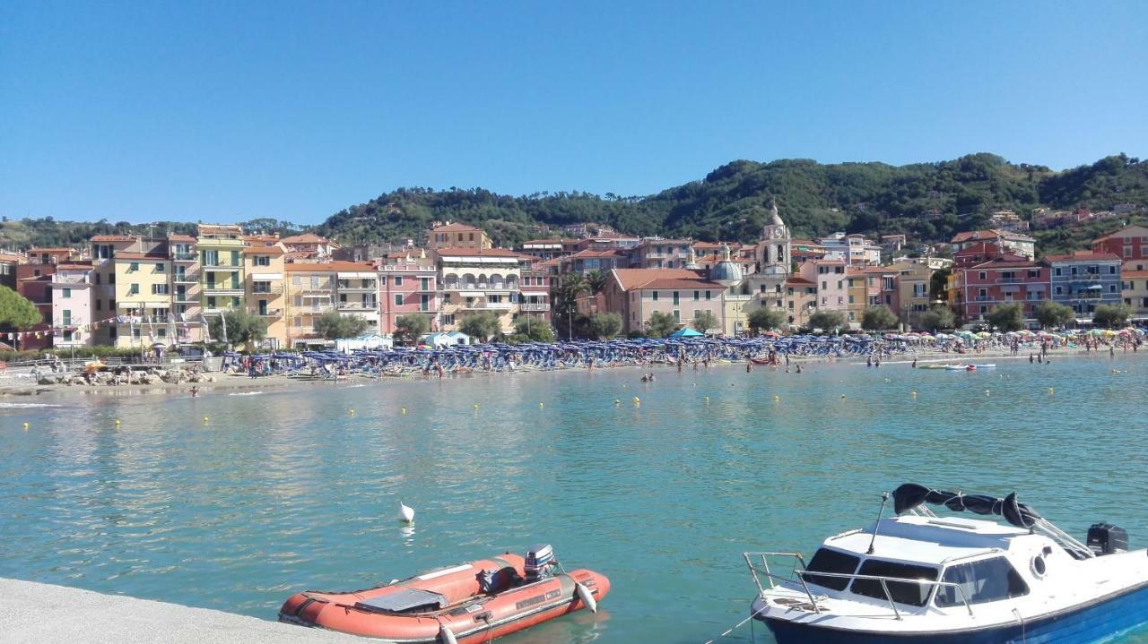 La Casetta Dei Marinai Леричи Екстериор снимка